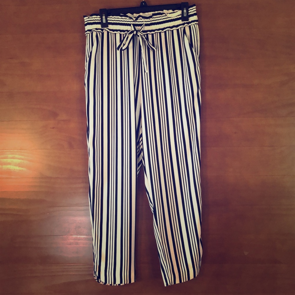 Striped cropped pants